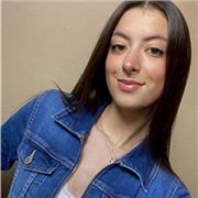 Profesora de biología, bioquímica, química y matemáticas imparte clases online